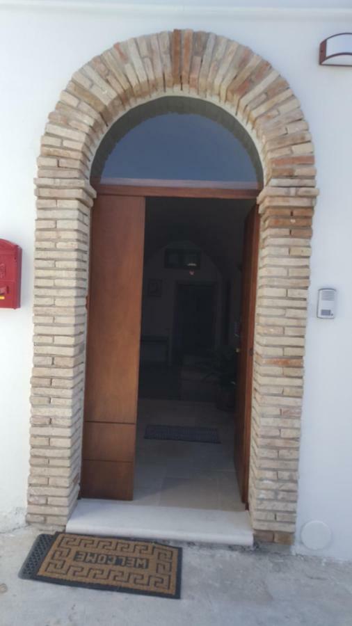 B&B Alle Porte Di San Rocco Pomarico 外观 照片